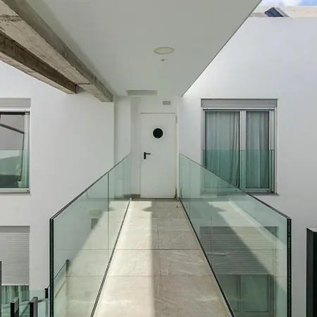 Flatguest Industrial Loft By Marina - Wifi Lägenhet *